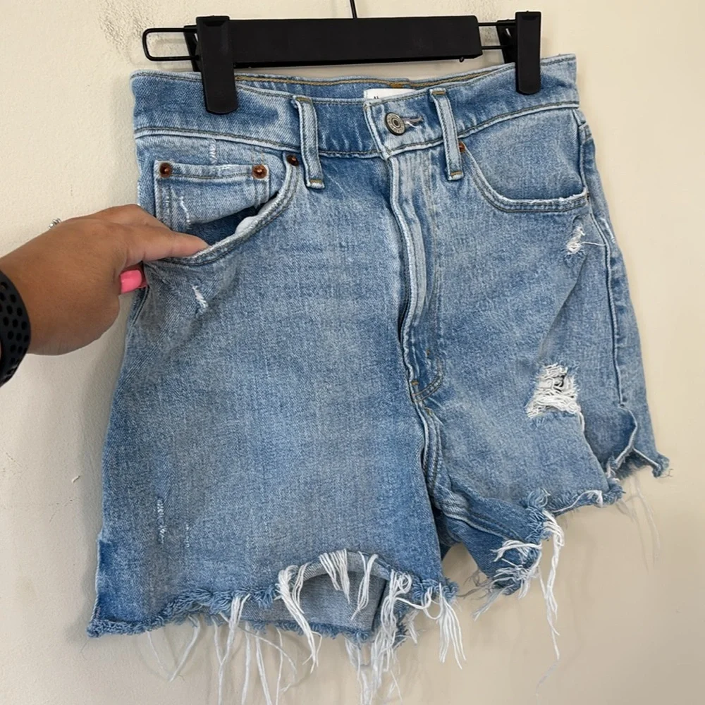 Abercrombie & Fitch The 4” Mom Short Curve Love High Rise Size 25 - Picture 3 of 8